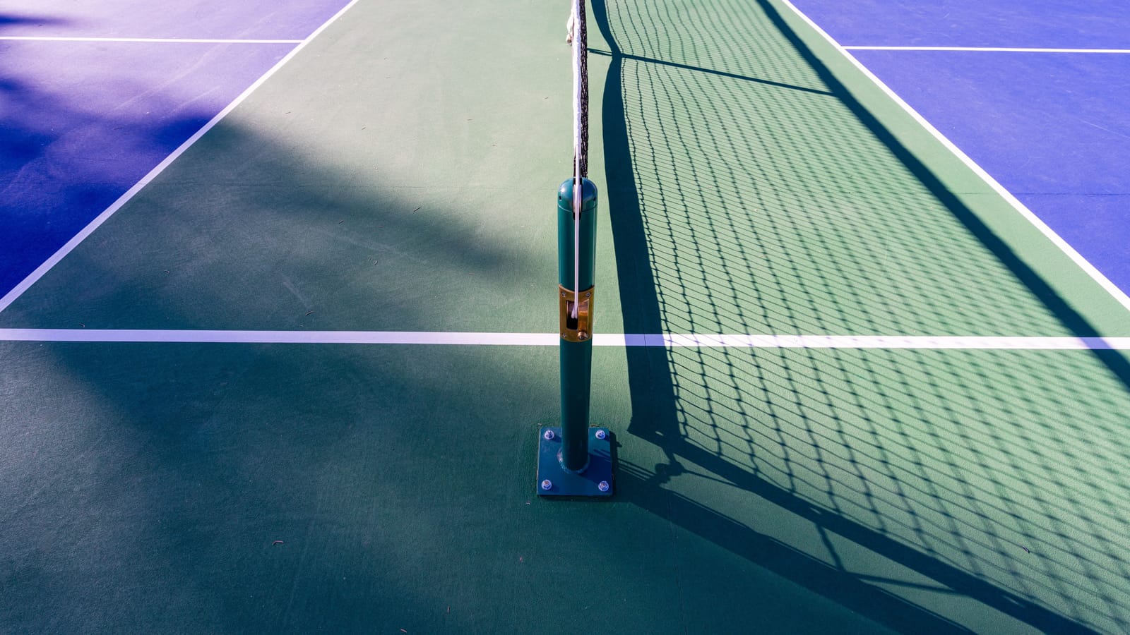Buy Your First Pickleball Paddle Without Overspending