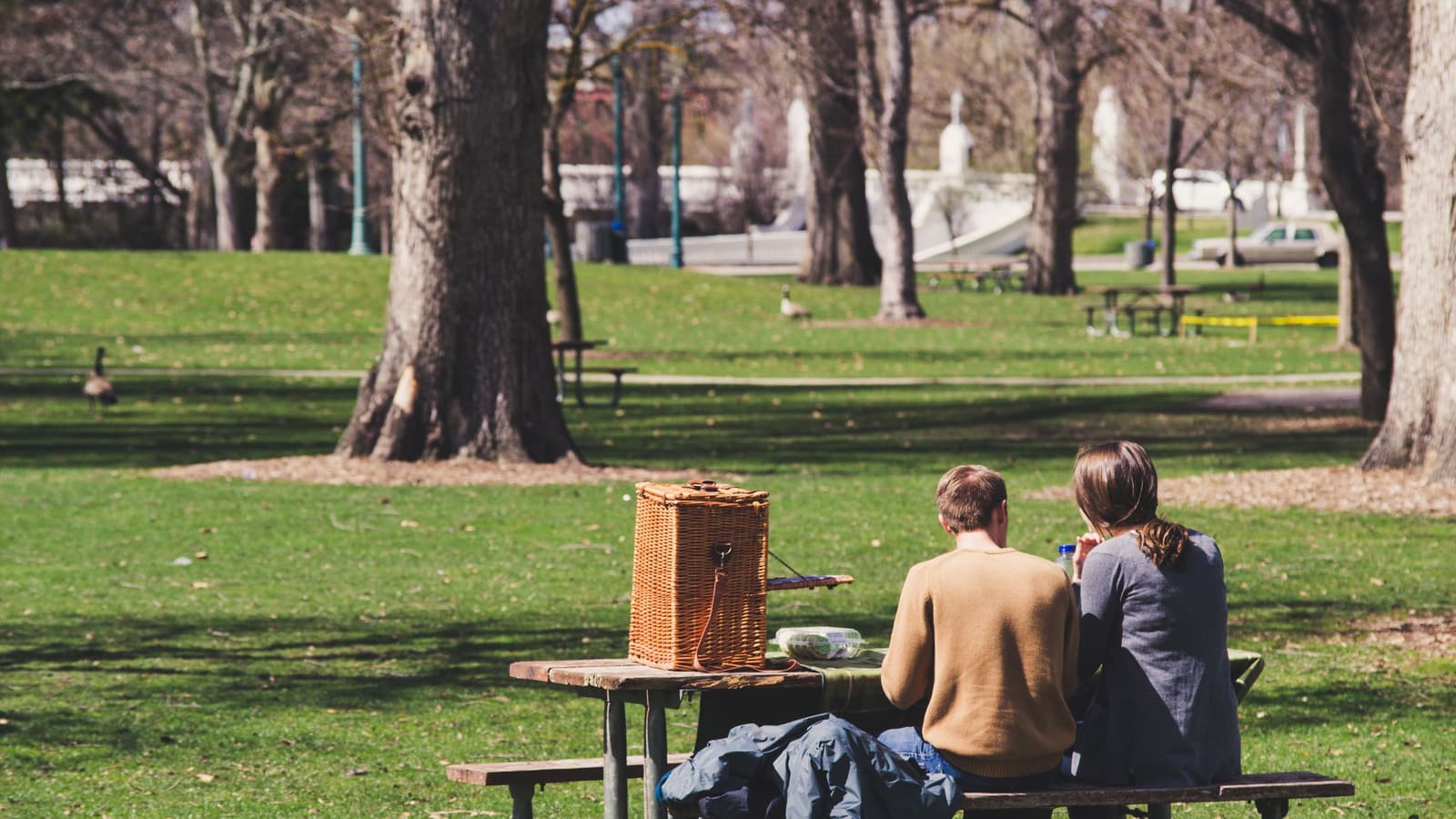 Date nights that cost nothing and still count