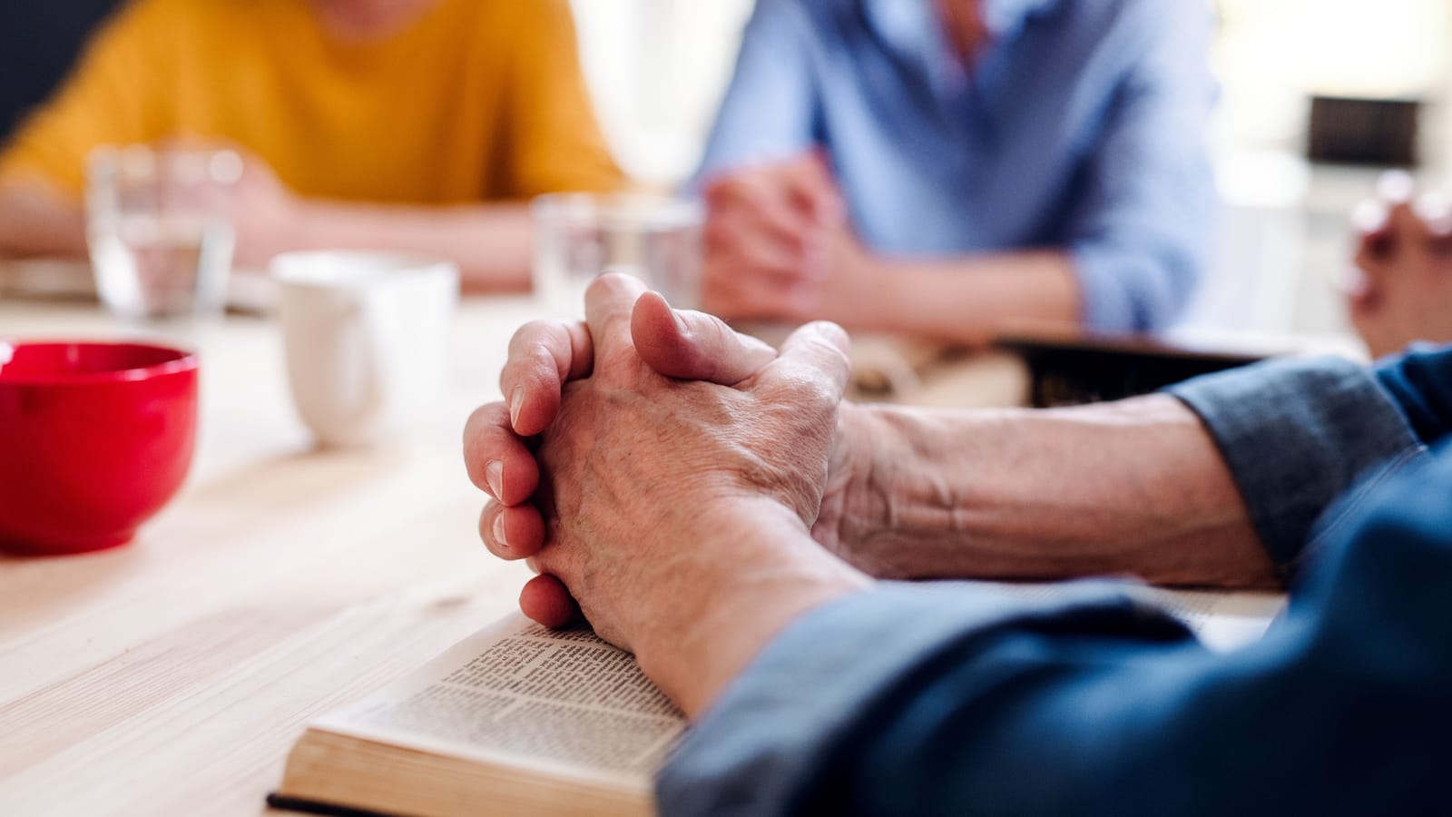 Family Devotions in Ten Minutes at the Dinner Table
