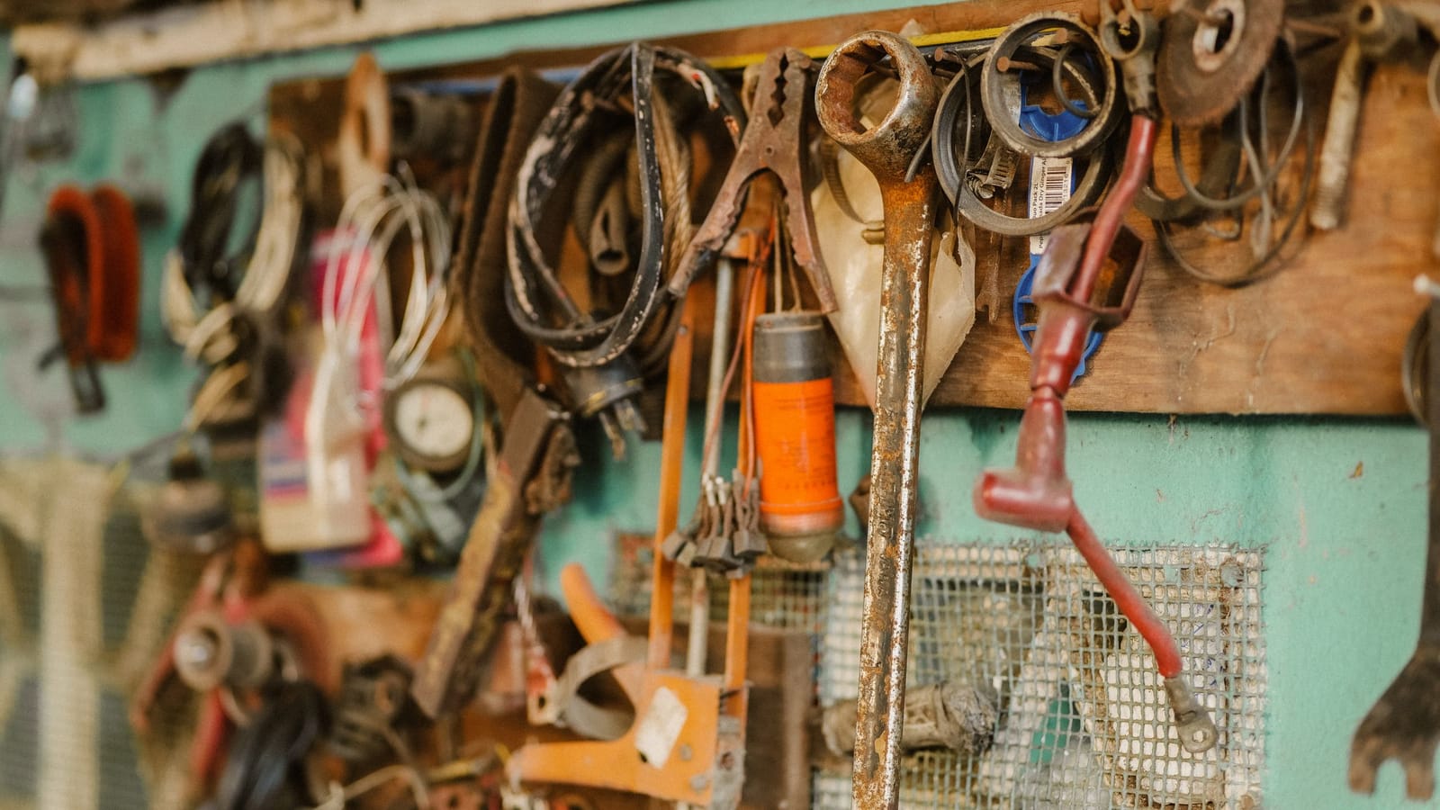 How to hand down tools, land and heirlooms without a fight