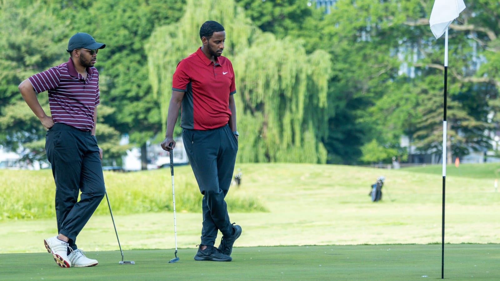 How to Play Golf With Your Boss Without Making It Weird