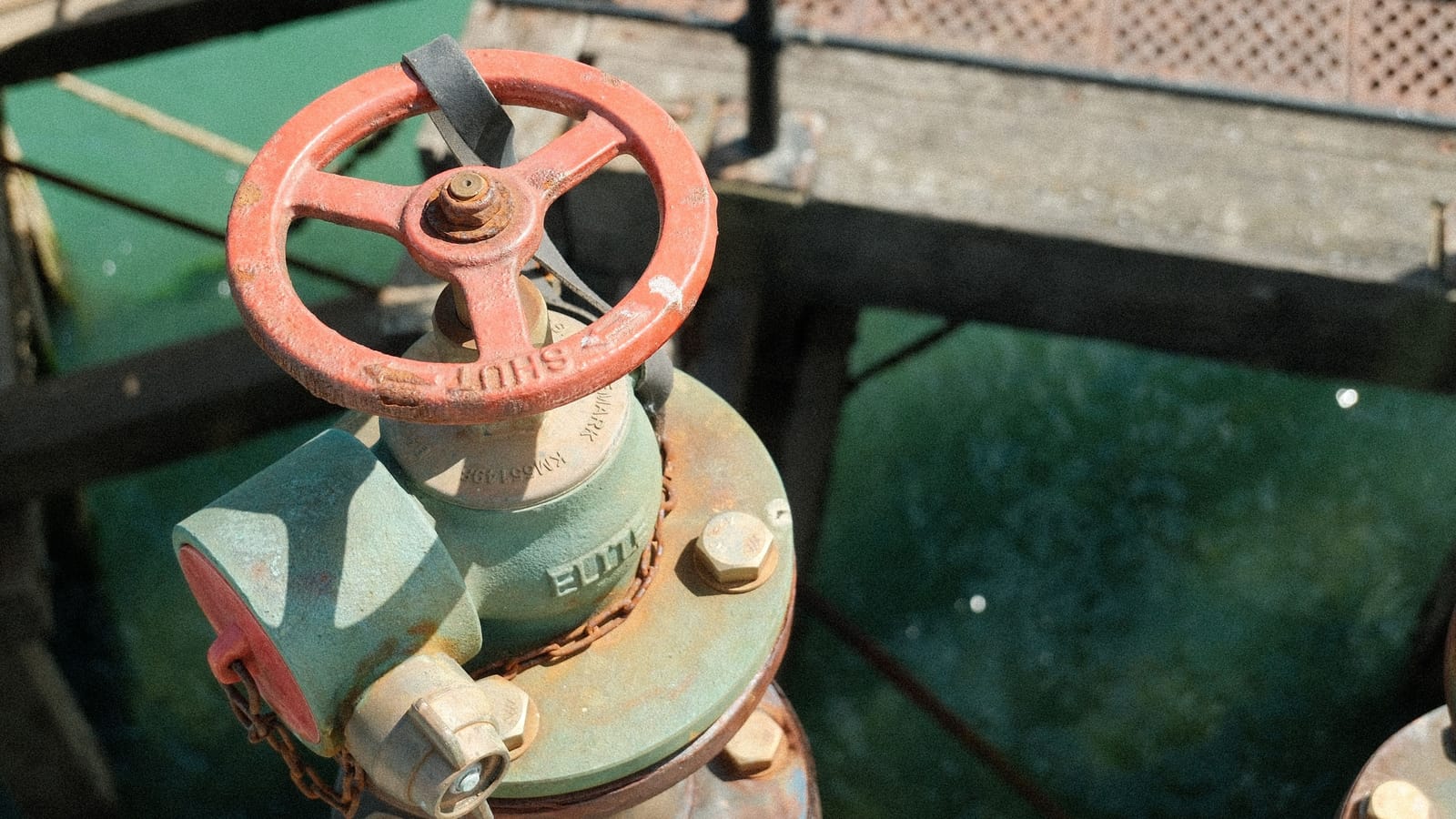 How to Shut Off the Water Main When a Pipe Bursts