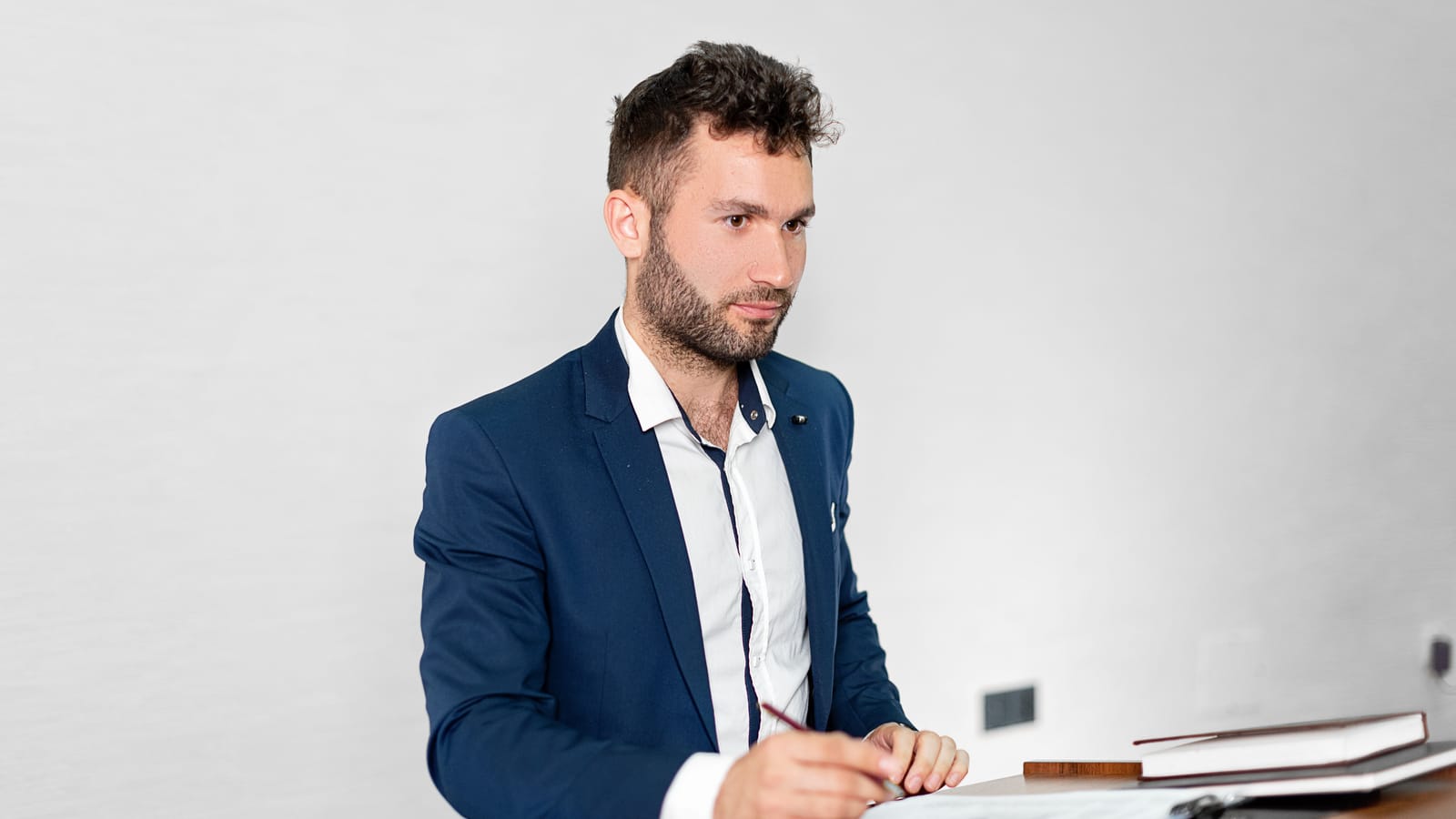 How To Speak In Front Of People Without Falling Apart