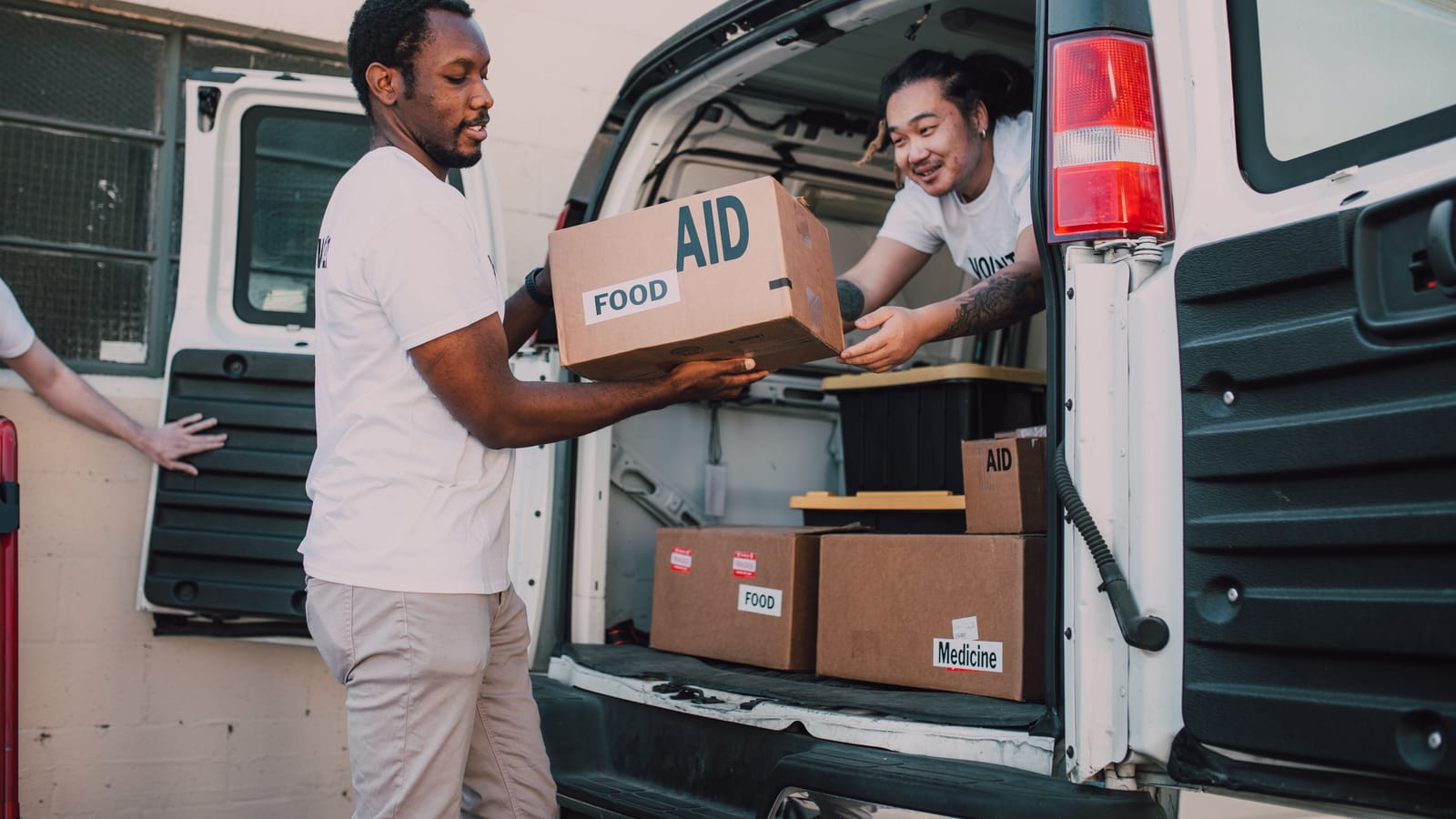 How to Volunteer With Young Kids Without It Falling Apart