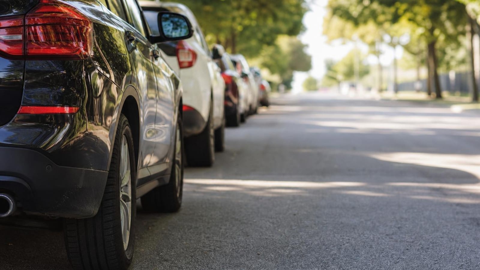 Ninety seconds at the kerb decides how co-parenting goes