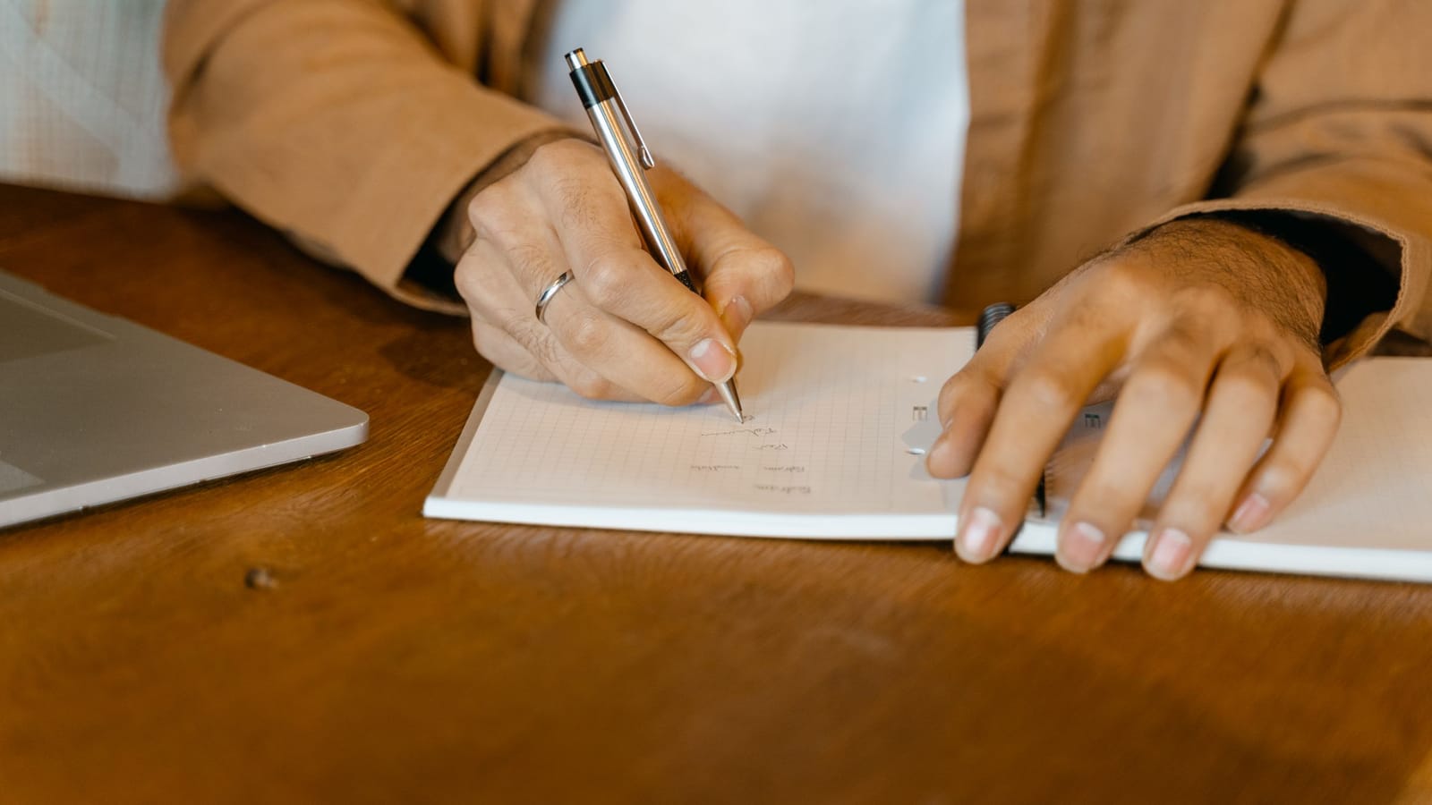 Reply in two days, write four sentences, arrive on time