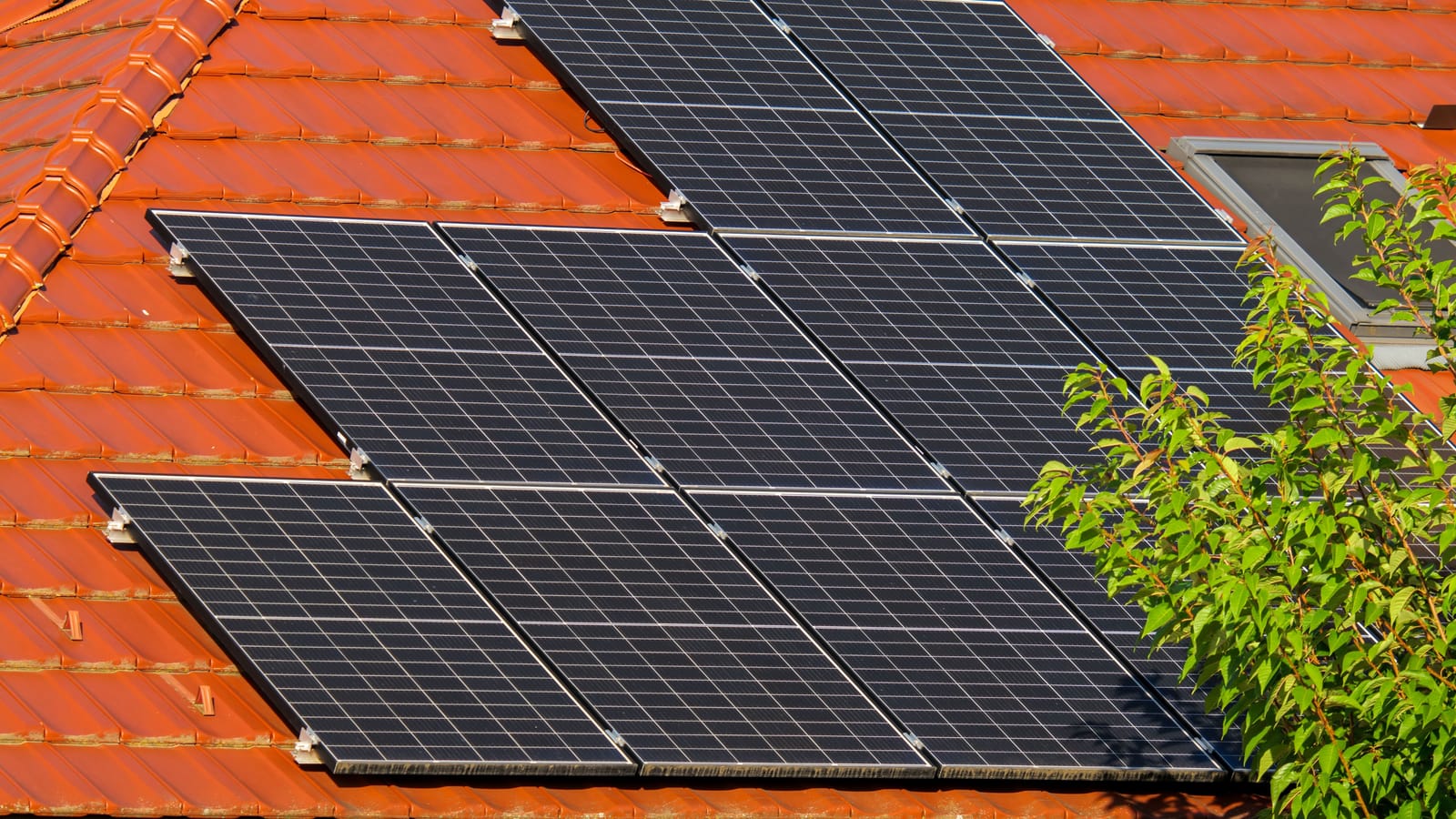 Rooftop Solar and the Numbers That Actually Decide It