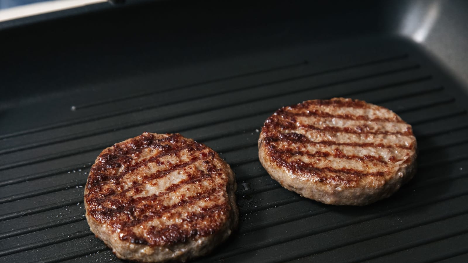 Smash Burgers With Crispy Lace Edges Every Single Time