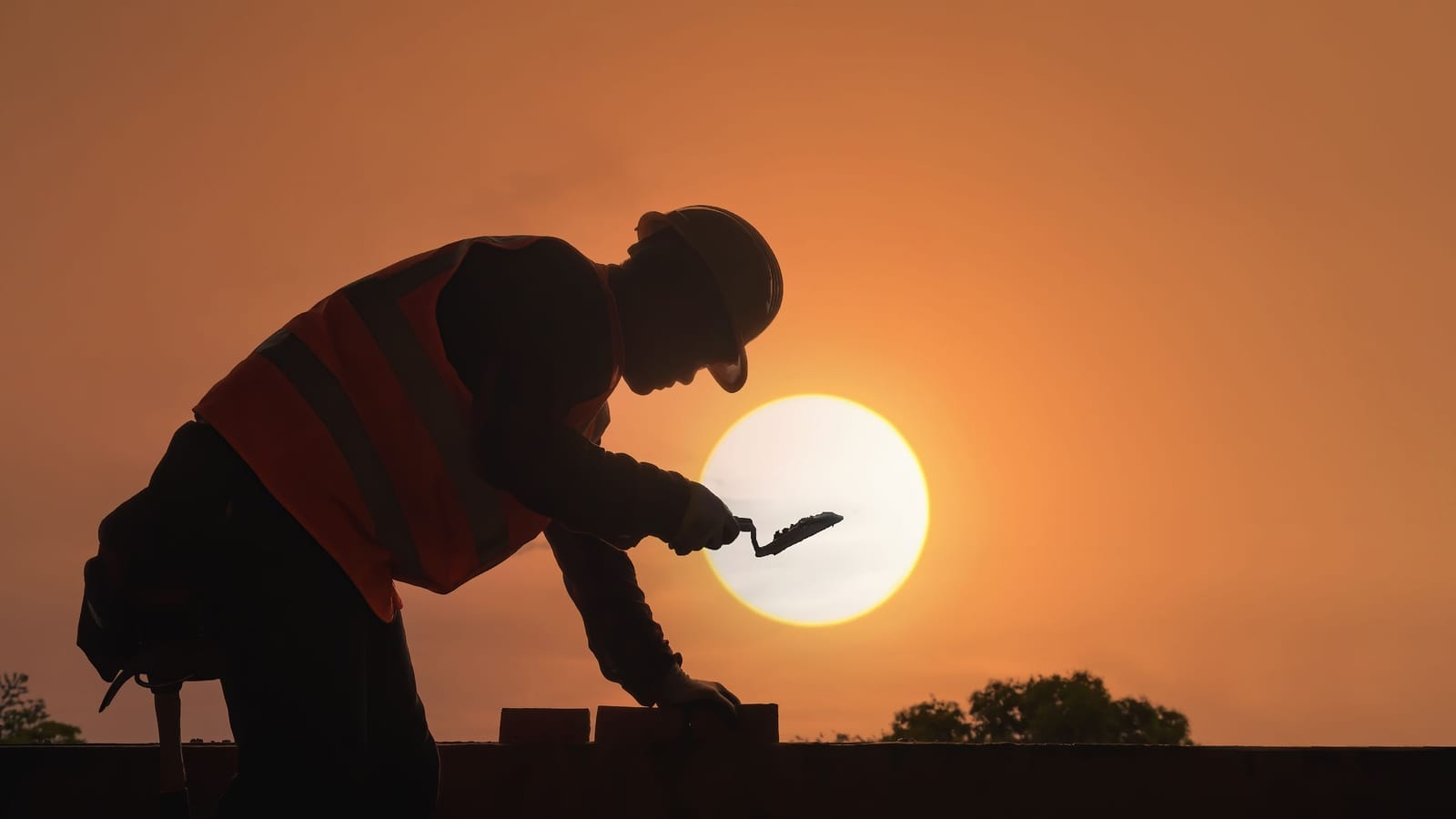Sunscreen that survives sweat, a hard hat and eight hours outside