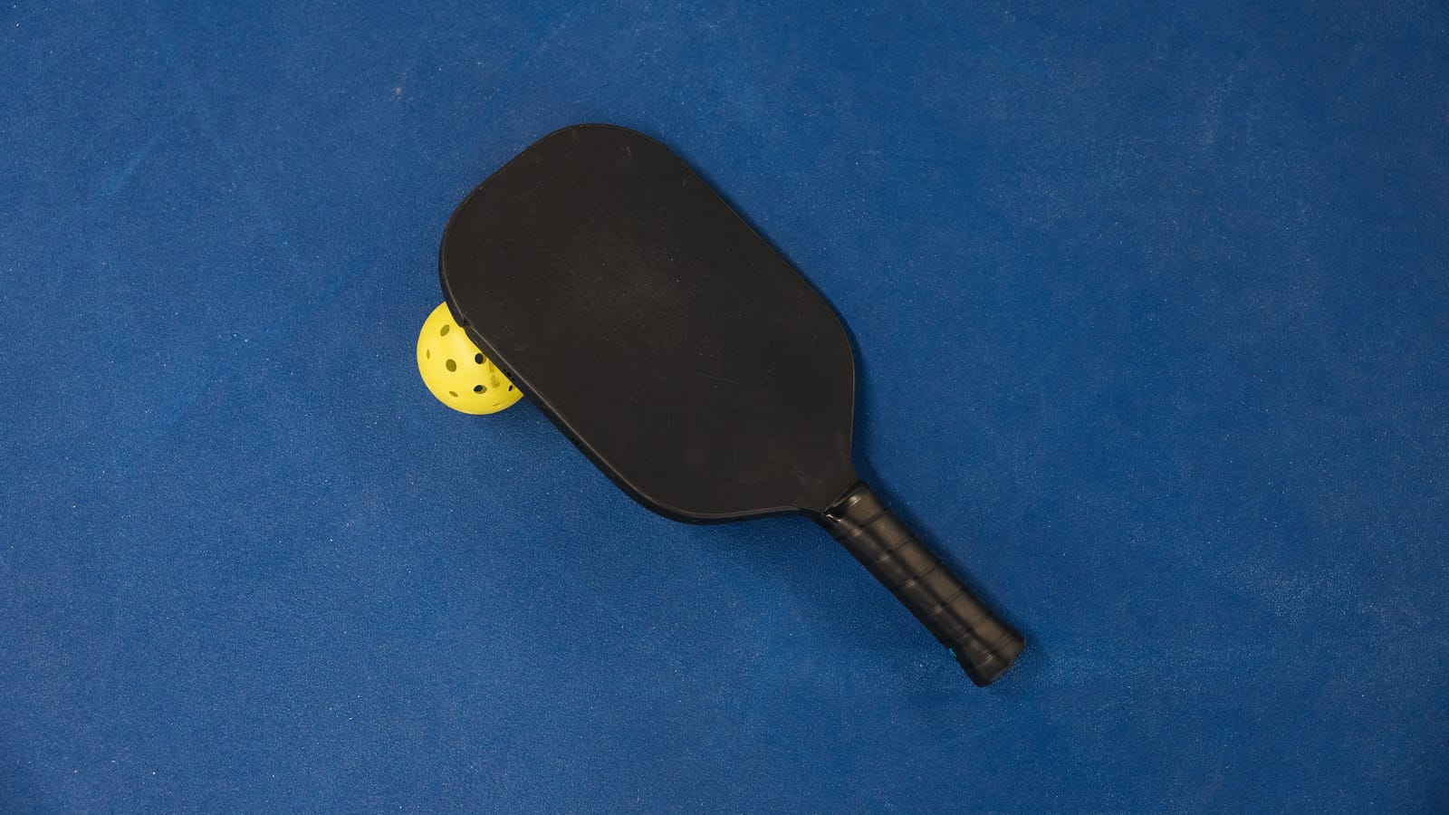 The carbon paddle won't fix your third shot