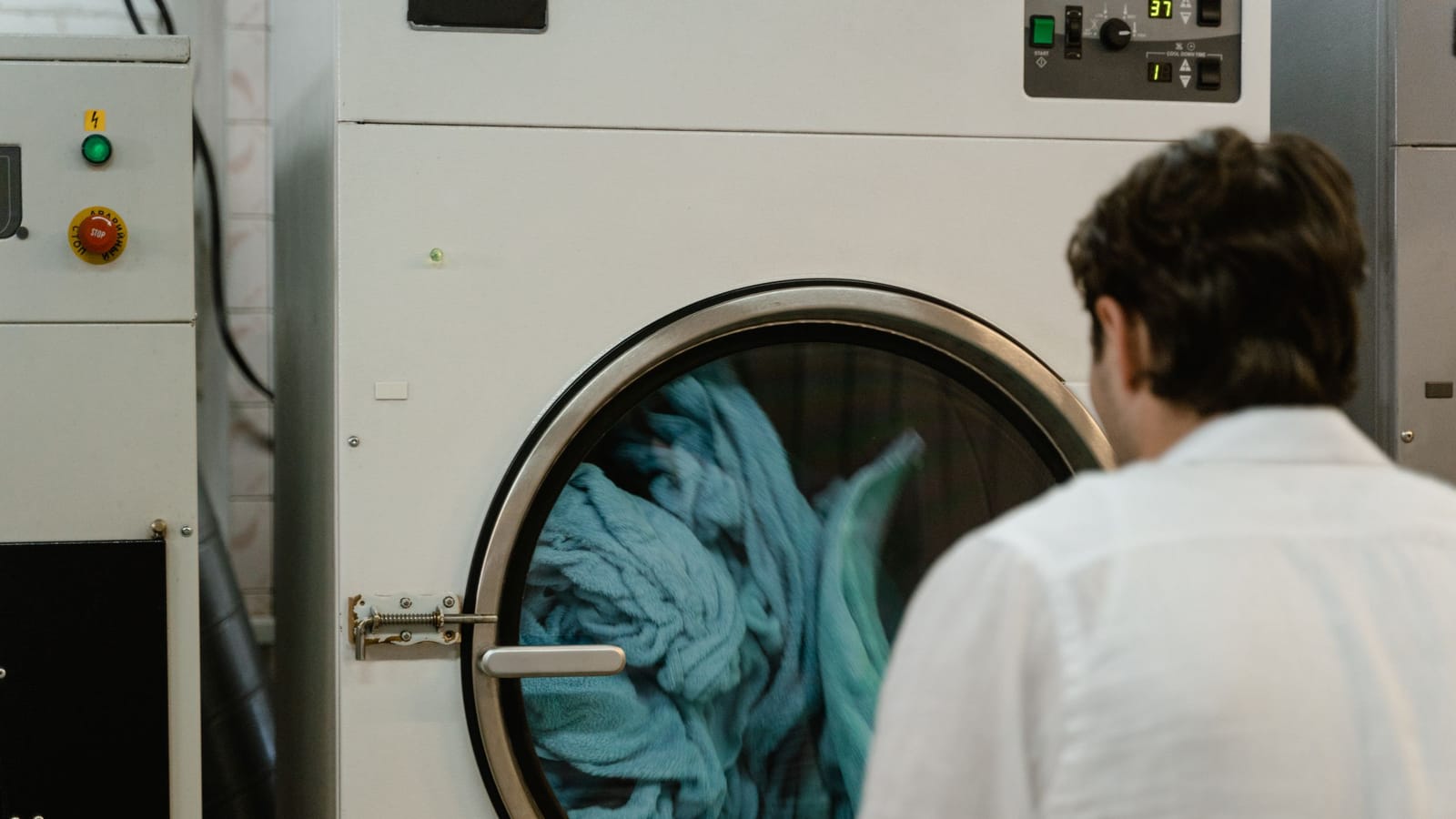 The dryer is why your clothes wear out early