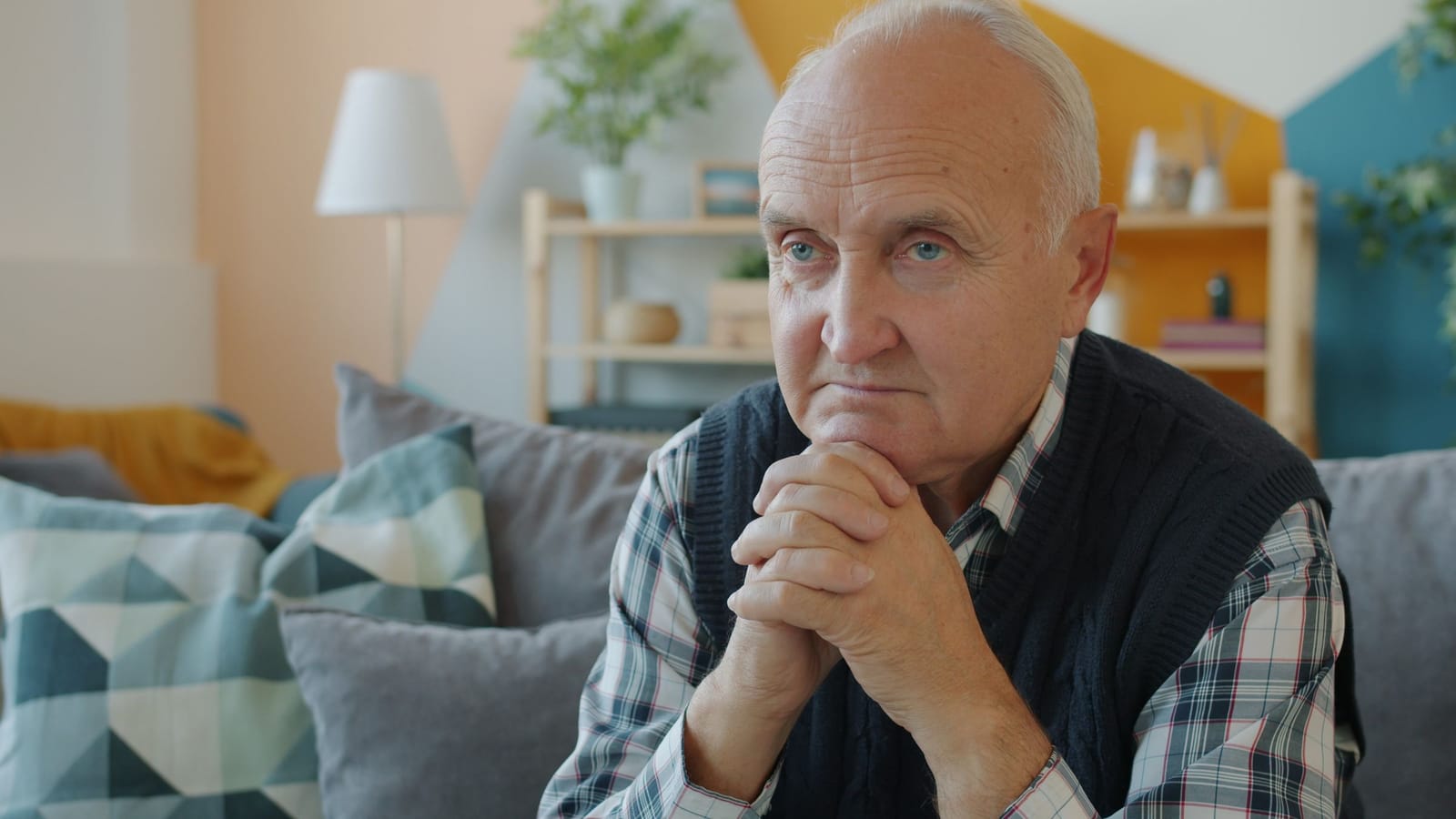 The early dementia signs that aren't forgetfulness