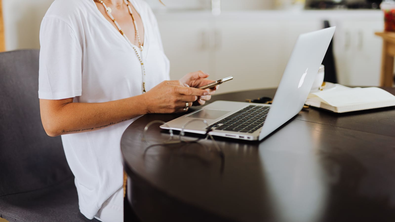 What Freelance Bookkeeping Actually Pays From a Home Office