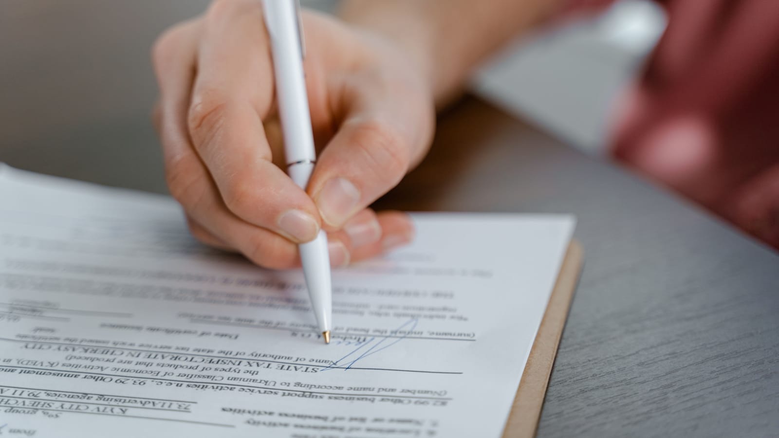 What the Recruiter Won't Tell You Before You Sign