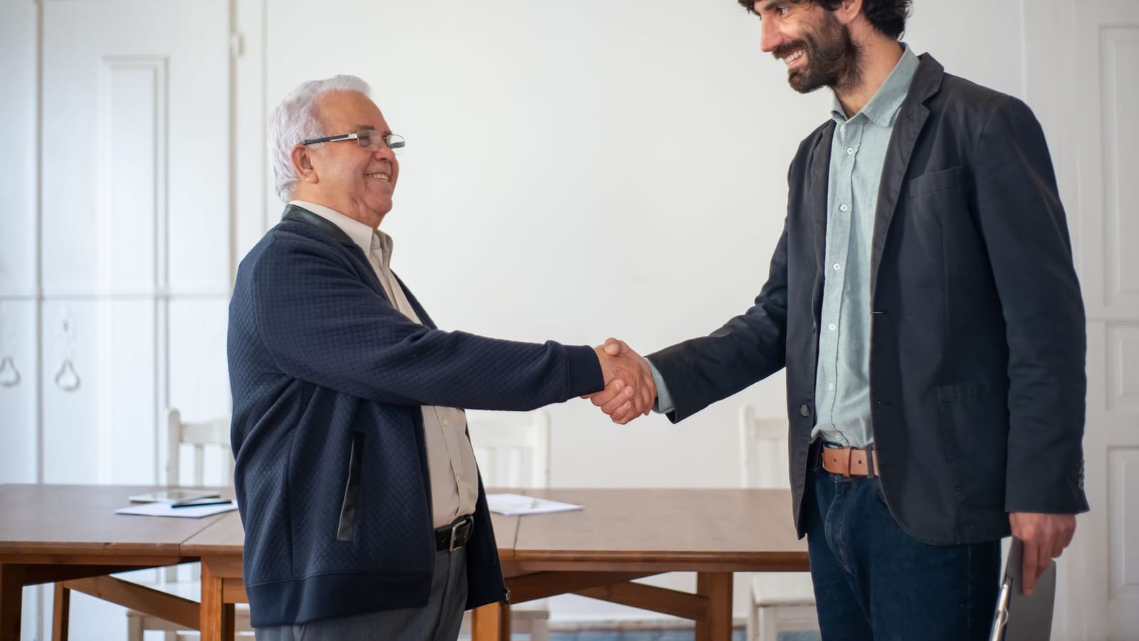 What to wear to an interview in the trades and in an office