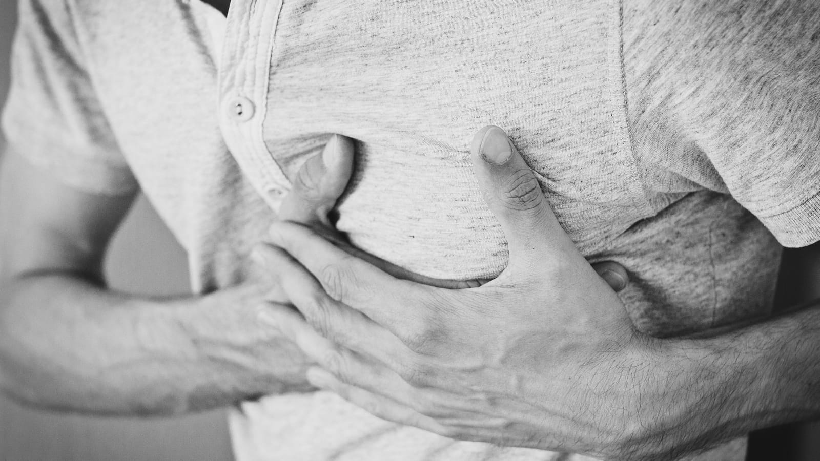 When chest pain is the bench press and when to call 911