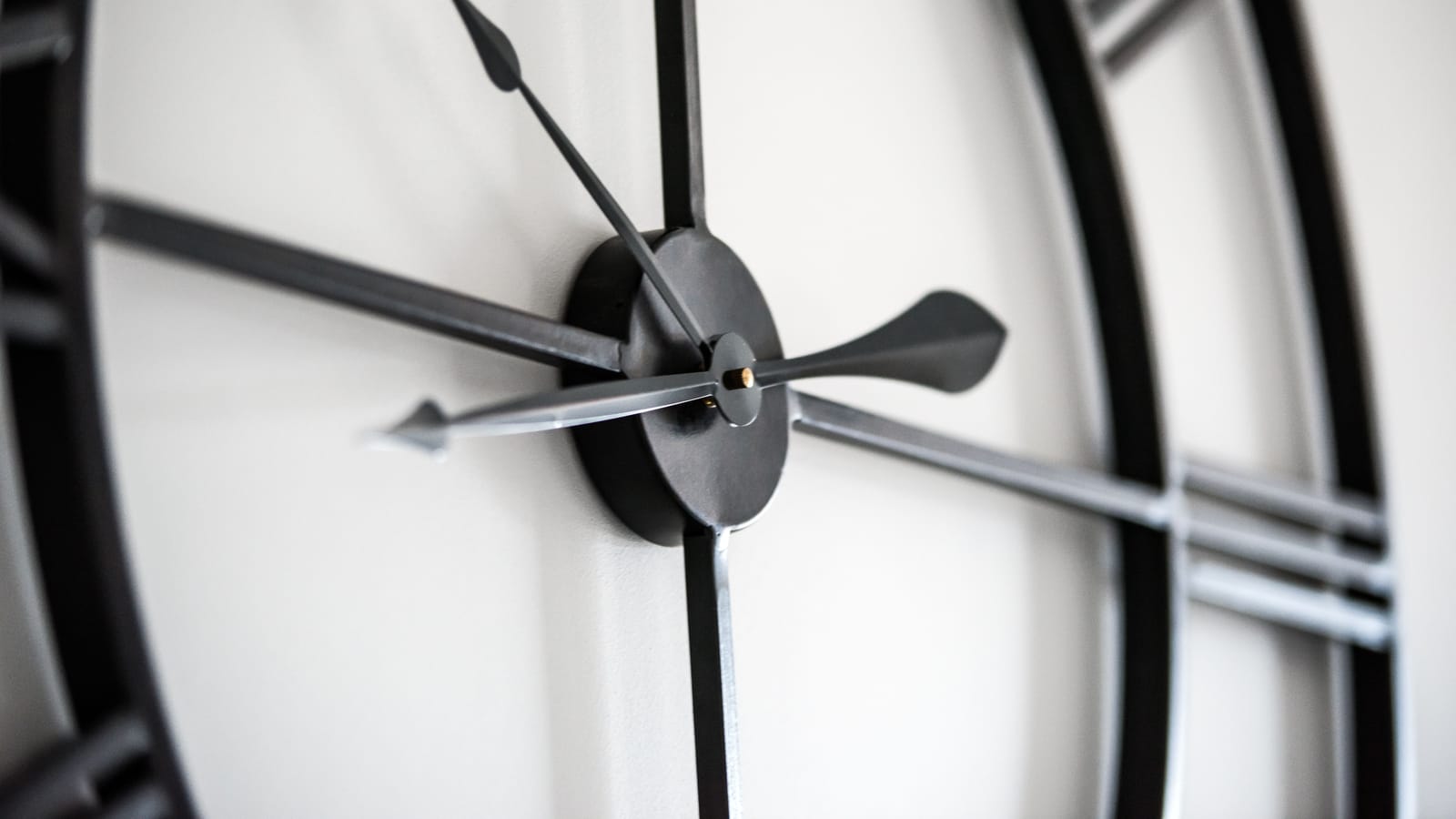 Your screen reset will fail at 4 p.m. unless you plan that hour